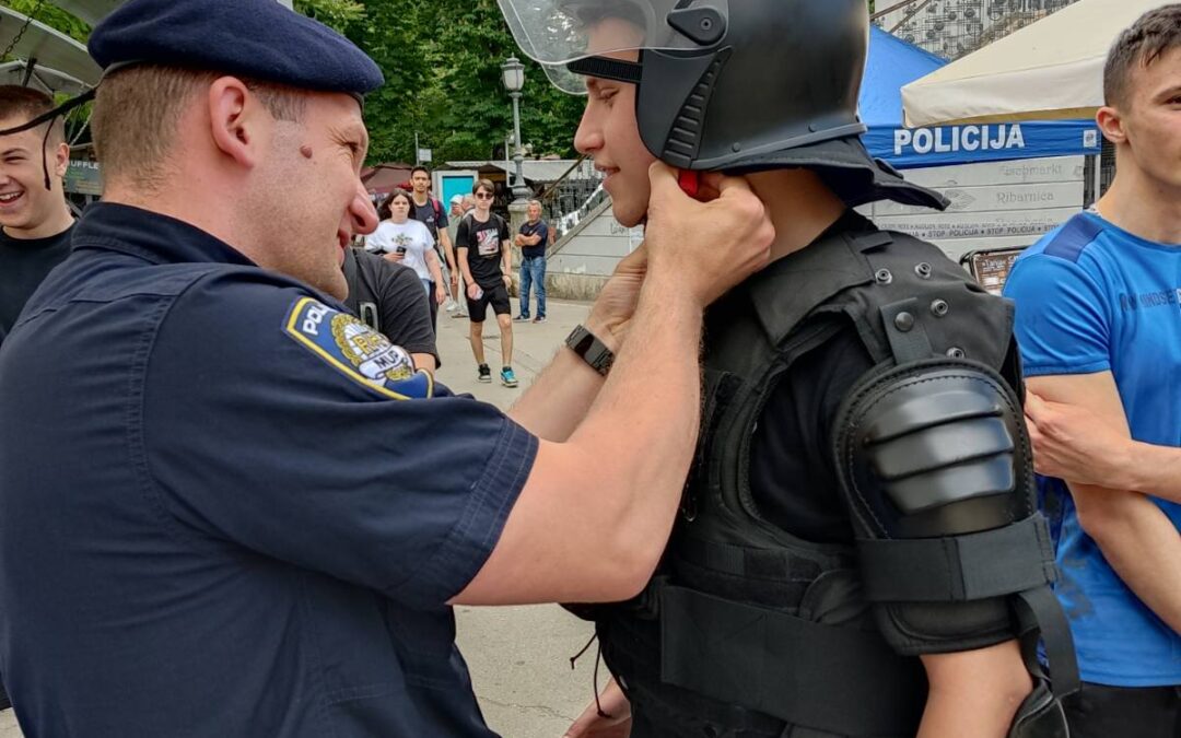 👮‍♀️PREDSTAVLJANJE ZANIMANJA👮